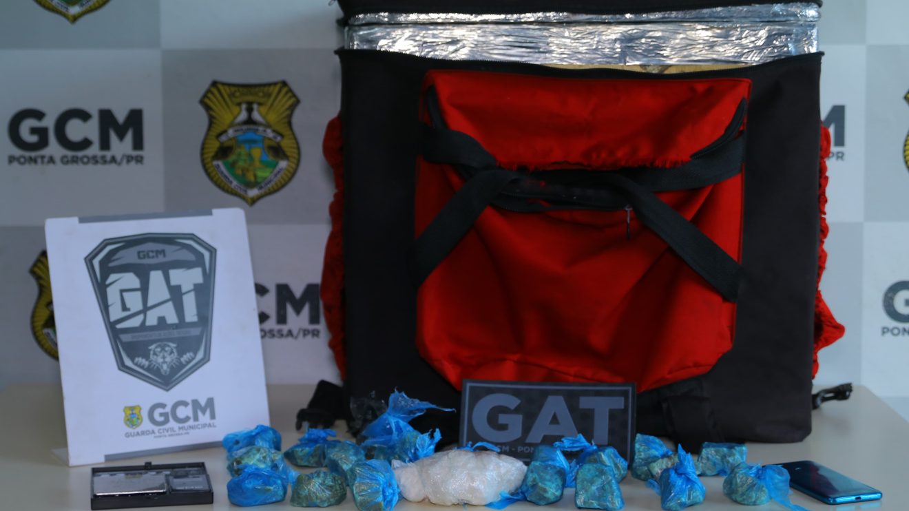 Suspeito corre ao ver viatura da GCM e é capturado com droga pronta para venda em PG Boca no Trombone Suspeito corre ao ver viatura da GCM e é capturado com droga pronta para venda em PG