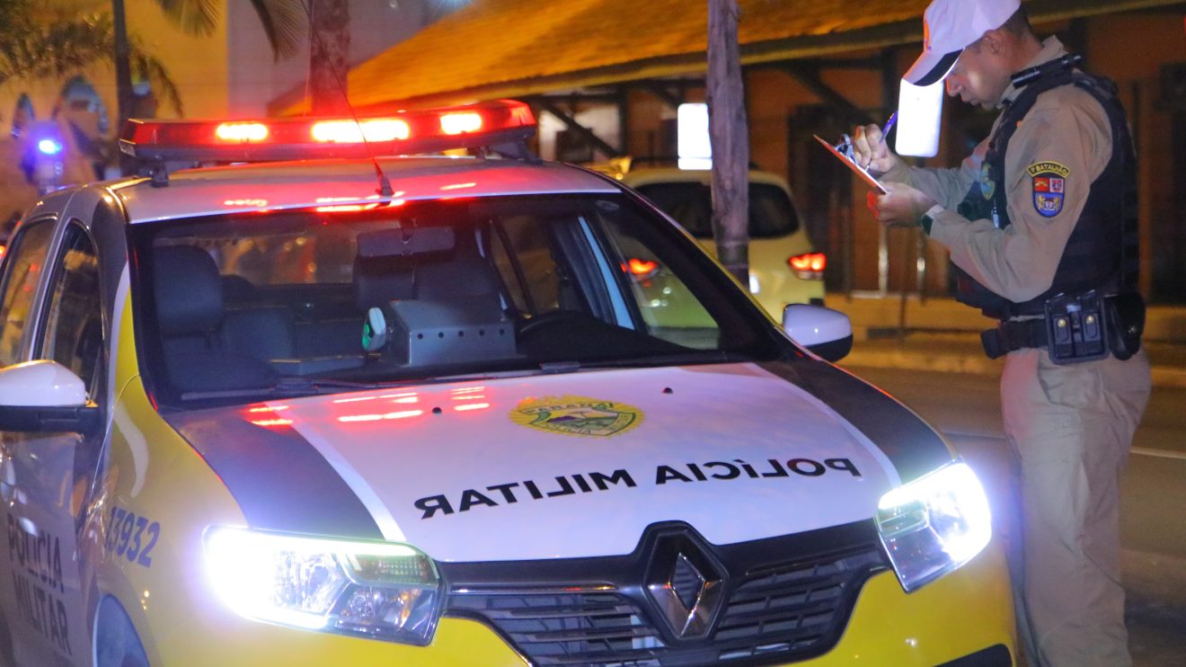 Acidente entre Uno e caminhonete deixa menino de 9 anos ferido em Ponta Grossa Boca no Trombone Acidente entre Uno e caminhonete deixa menino de 9 anos ferido em Ponta Grossa
