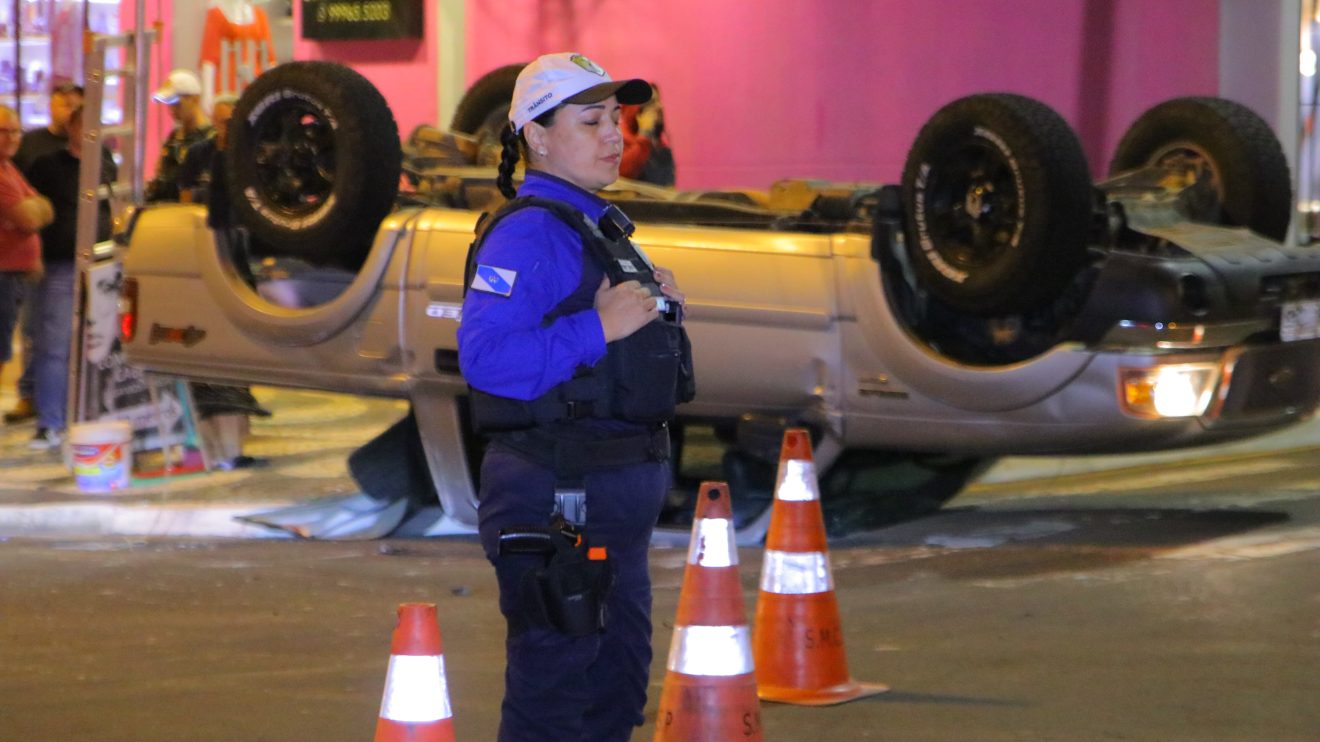 Acidente entre Uno e caminhonete deixa menino de 9 anos ferido em Ponta Grossa Boca no Trombone Acidente entre Uno e caminhonete deixa menino de 9 anos ferido em Ponta Grossa
