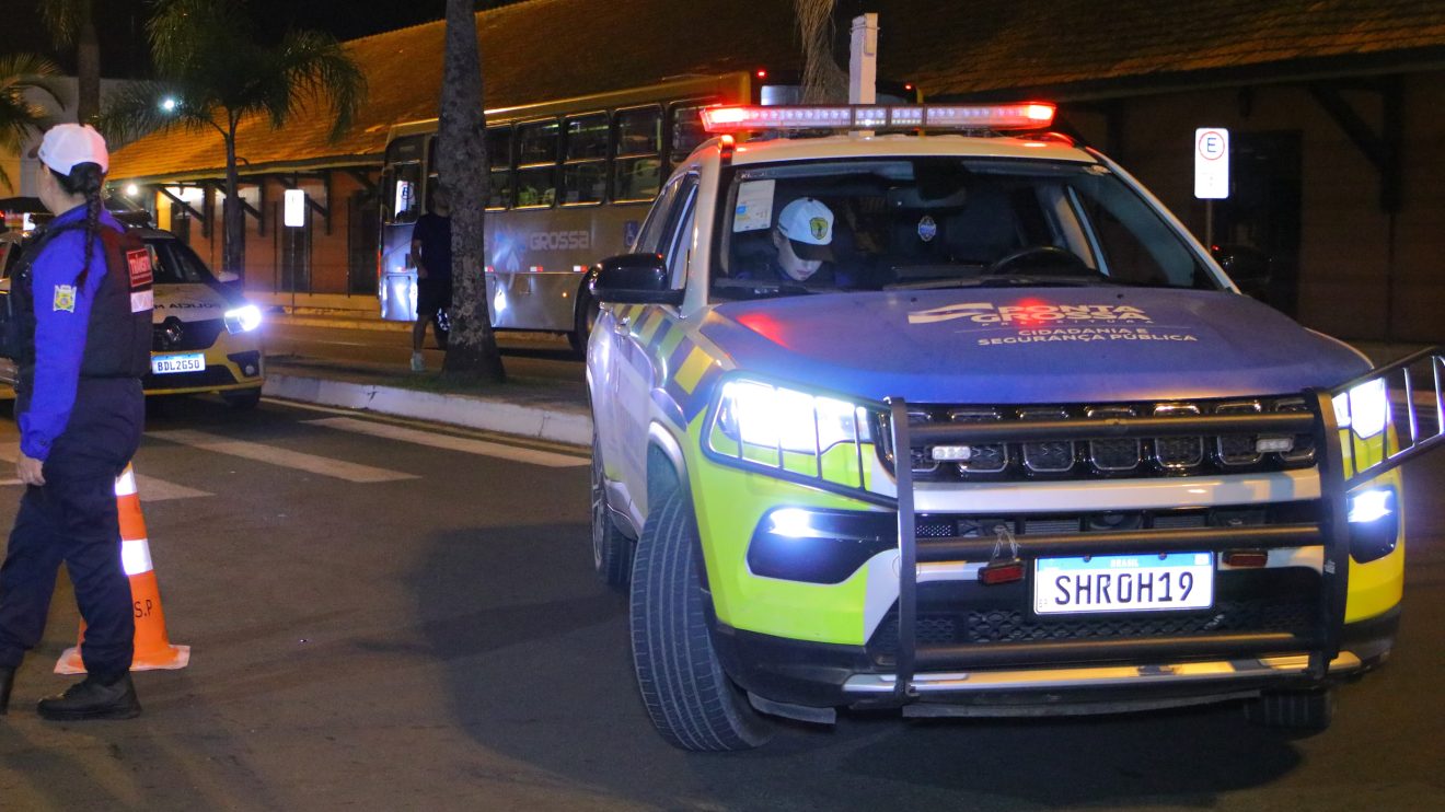 Acidente entre Uno e caminhonete deixa menino de 9 anos ferido em Ponta Grossa Boca no Trombone Acidente entre Uno e caminhonete deixa menino de 9 anos ferido em Ponta Grossa