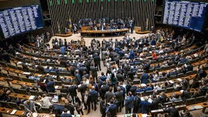 Oposição reúne assinaturas suficientes para criar CPI do INSS na Câmara Boca no Trombone Oposição reúne assinaturas suficientes para criar CPI do INSS na Câmara