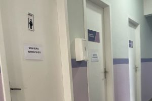 Banheiros teriam sido interditados por falta de água