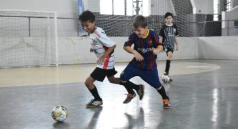 Prefeitura de PG oferece aulas gratuitas de voleibol e futsal