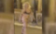 mulher dançando nua