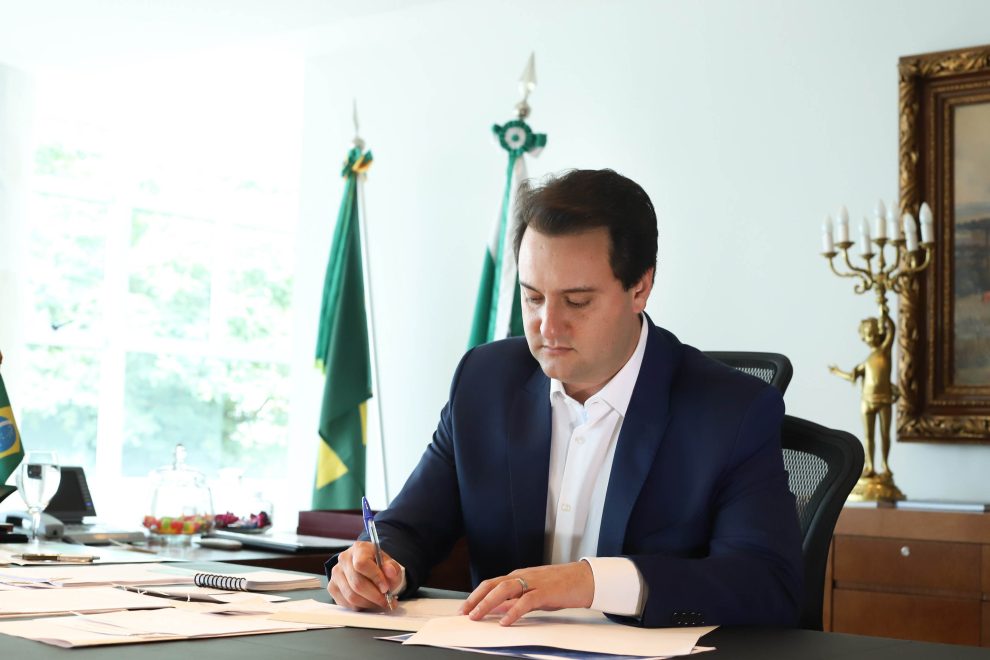 Ratinho Junior autoriza promoções e progressões para 51 mil servidores estaduais Boca no Trombone Ratinho Junior autoriza promoções e progressões para 51 mil servidores estaduais
