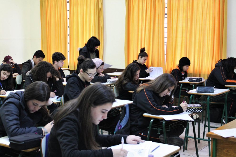 Apesar da isenção da taxa, o estudante ainda precisará realizar a inscrição no Enem 2025, em período que será divulgado posteriormente pelo Ministério da Educação (MEC) Boca no Trombone Apesar da isenção da taxa, o estudante ainda precisará realizar a inscrição no Enem 2025, em período que será divulgado posteriormente pelo Ministério da Educação (MEC)