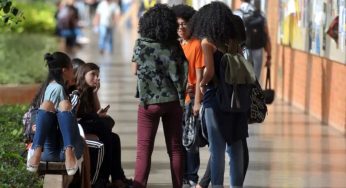 Programa que oferta bolsas de estudo a negros tem inscrição prorrogada