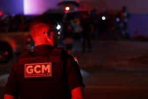 GCM resgata mulher vítima de cárcere privado no bairro Contorno Boca no Trombone GCM resgata mulher vítima de cárcere privado no bairro Contorno