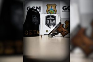 Homem com arma na cintura é preso no bairro Oficinas Boca no Trombone Homem com arma na cintura é preso no bairro Oficinas