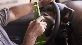 Homem não habilitado é flagrado dirigindo com sinais de embriaguez durante blitz no Contorno
