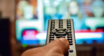 Quanto uma TV ligada 24 horas consome de energia? Descubra o custo real