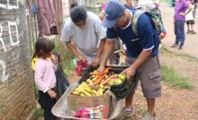 Cada 4 kg de recicláveis dão direito a 1 kg de alimentos, com limite de até 15 kg por família
