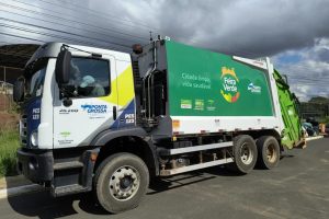 Cada 4 kg de recicláveis dão direito a 1 kg de alimentos, com limite de até 15 kg por família