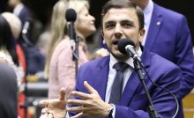 Aliel Machado se posiciona contra aumento no número de deputados federais