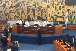 Comissão da Câmara Municipal aponta irregularidades contratuais, falhas de gestão e pede responsabilização da empresa e de agentes públicos Boca no Trombone Comissão da Câmara Municipal aponta irregularidades contratuais, falhas de gestão e pede responsabilização da empresa e de agentes públicos
