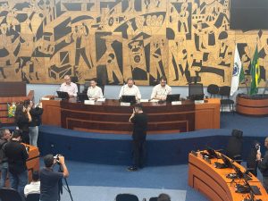 Comissão da Câmara Municipal aponta irregularidades contratuais, falhas de gestão e pede responsabilização da empresa e de agentes públicos Boca no Trombone Comissão da Câmara Municipal aponta irregularidades contratuais, falhas de gestão e pede responsabilização da empresa e de agentes públicos