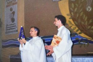 Em passagem por Rolândia, Curitiba e Ponta Grossa, então Frei Robert demonstrou carisma e simplicidade que agora emocionam fiéis paranaenses com sua eleição ao papado Boca no Trombone Em passagem por Rolândia, Curitiba e Ponta Grossa, então Frei Robert demonstrou carisma e simplicidade que agora emocionam fiéis paranaenses com sua eleição ao papado