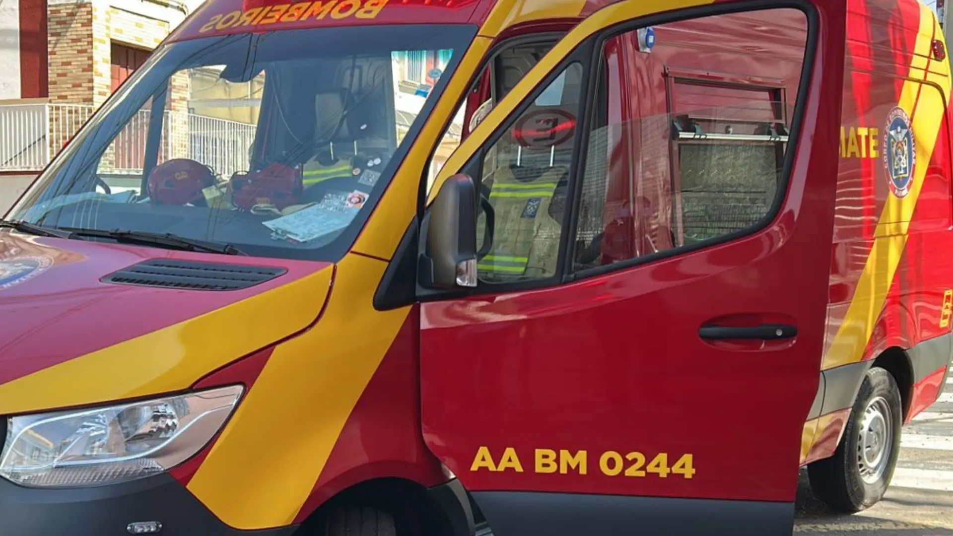 Corpo de Bombeiros atende queda de trabalhador em obra no Recanto Verde, Ponta Grossa