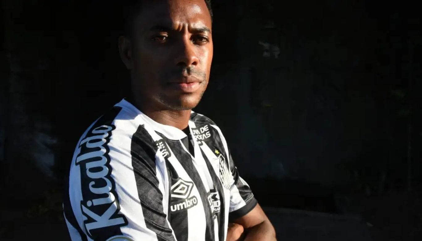Maioria do STF mantém prisão do ex-jogador Robinho