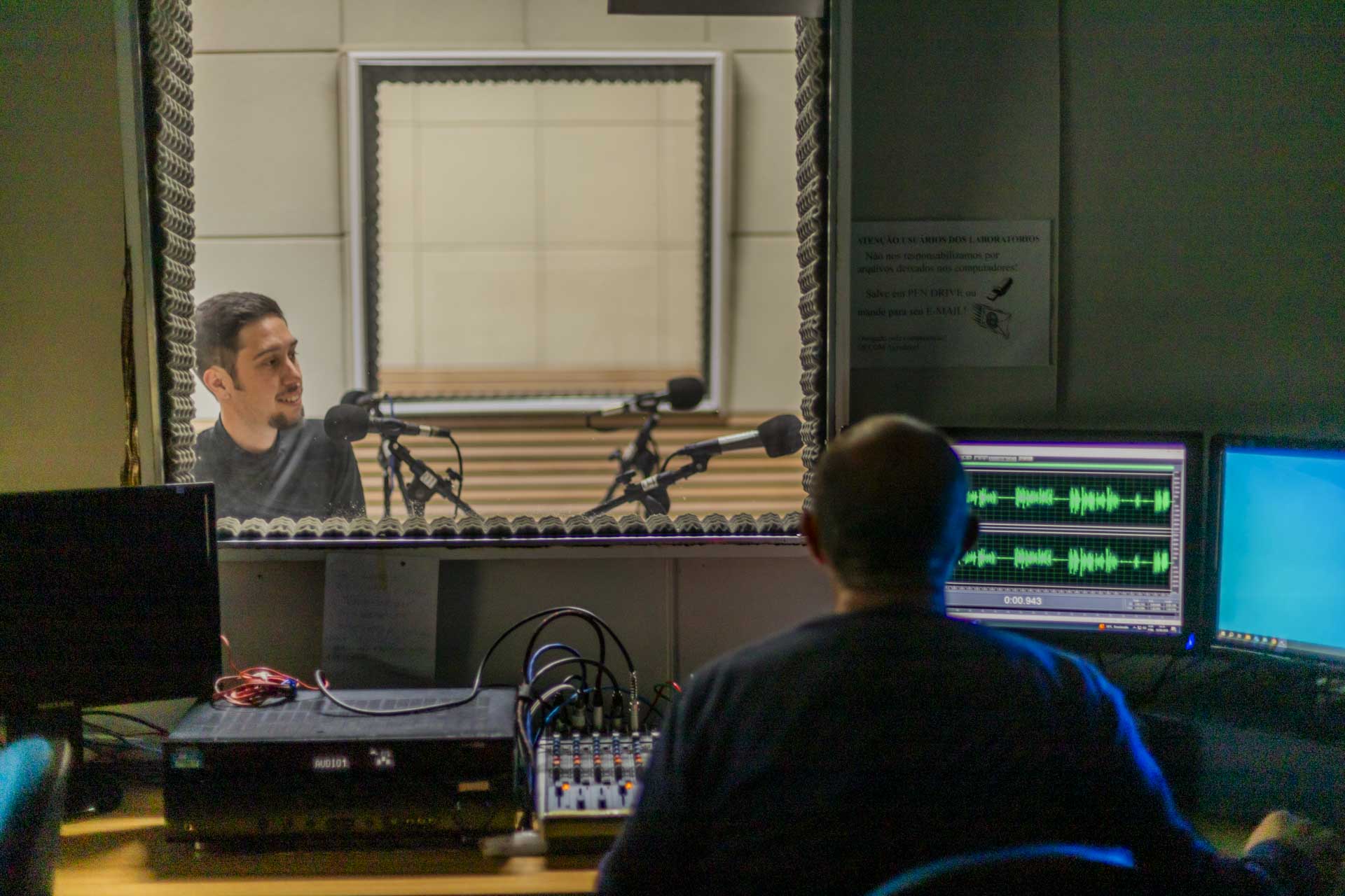 Universidade Estadual de Ponta Grossa inaugura reforma dos laboratórios de Jornalismo com tecnologia e acessibilidade no campus.