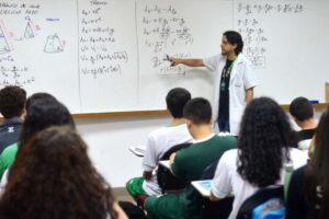 Prévia da inflação sobe 0,78% em fevereiro com alta na educação