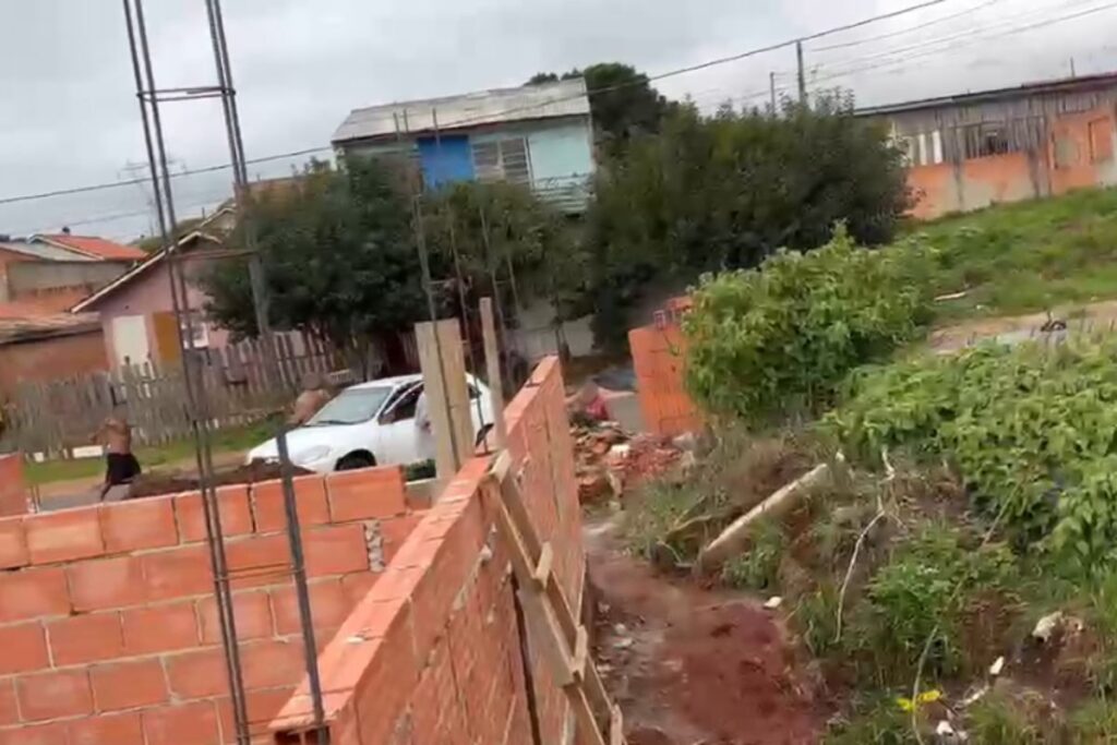 homem baleado e atacado com machado em PG